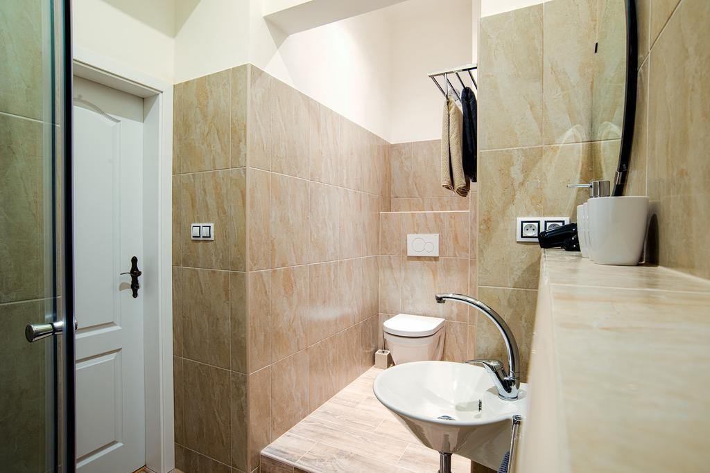 Apartment Gesse Brezinova Prag Exteriör bild