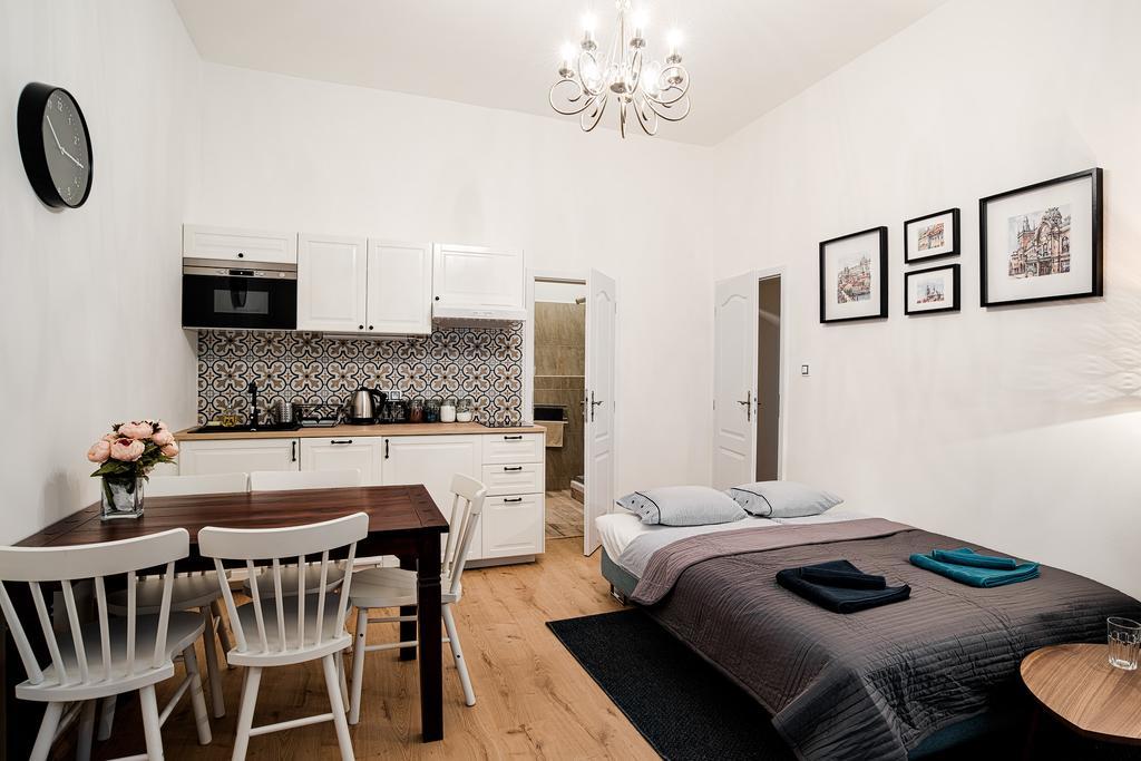Apartment Gesse Brezinova Prag Exteriör bild