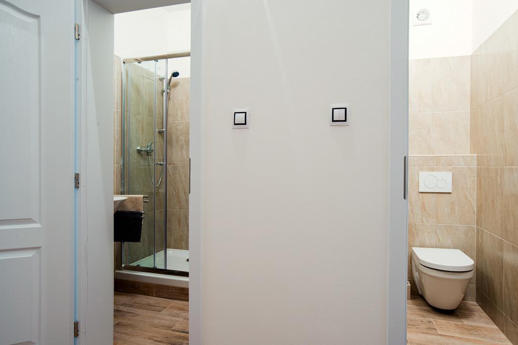 Apartment Gesse Brezinova Prag Exteriör bild