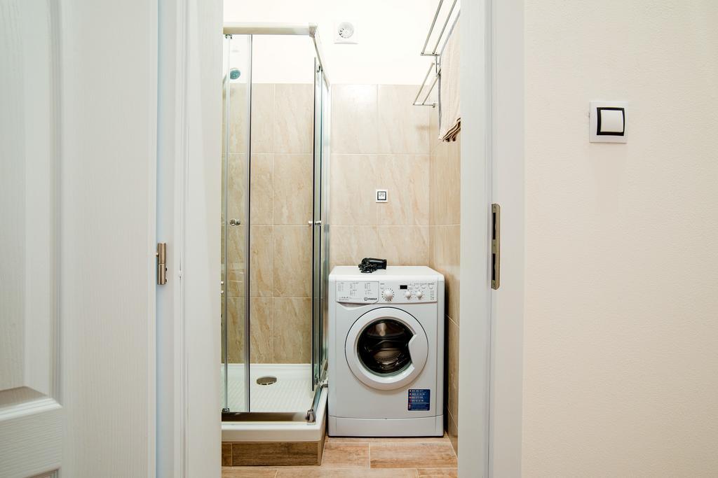Apartment Gesse Brezinova Prag Exteriör bild