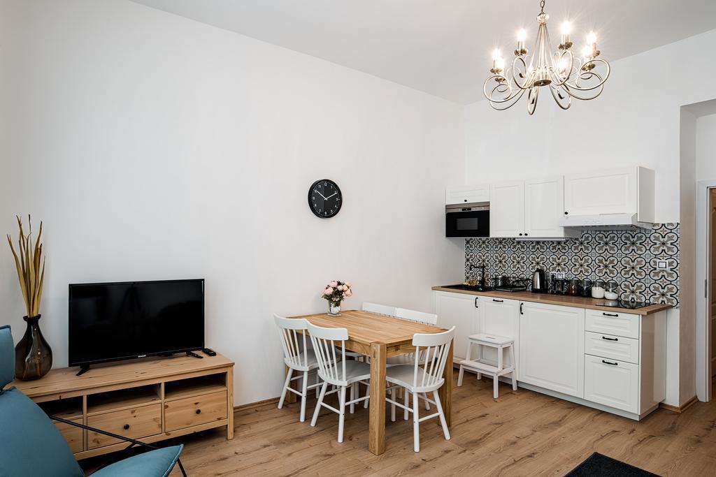 Apartment Gesse Brezinova Prag Exteriör bild