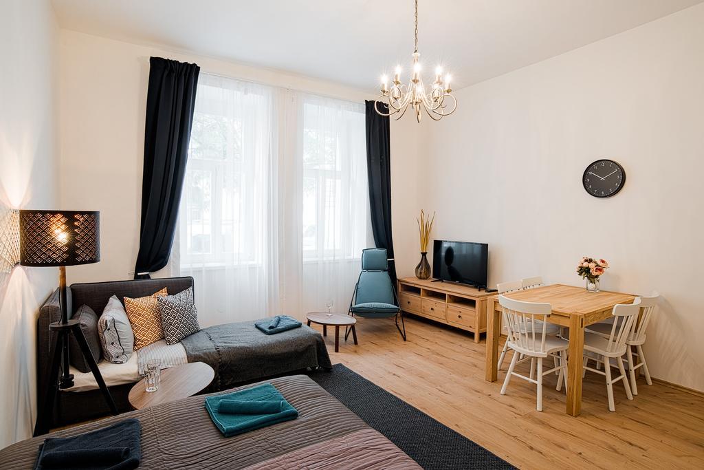 Apartment Gesse Brezinova Prag Exteriör bild