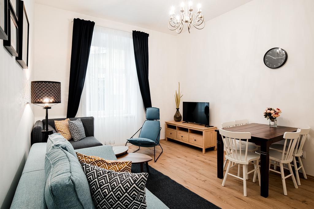 Apartment Gesse Brezinova Prag Exteriör bild